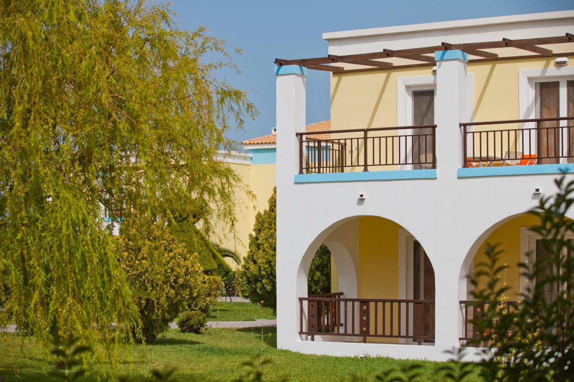 Corali Hotel Tigkaki  Exterior photo